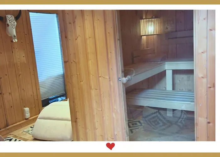 Berghupferl-alm Mit Wellnessoase Im Garten
