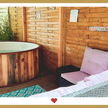 Berghupferl-alm Mit Wellnessoase Im Garten Flintsbach